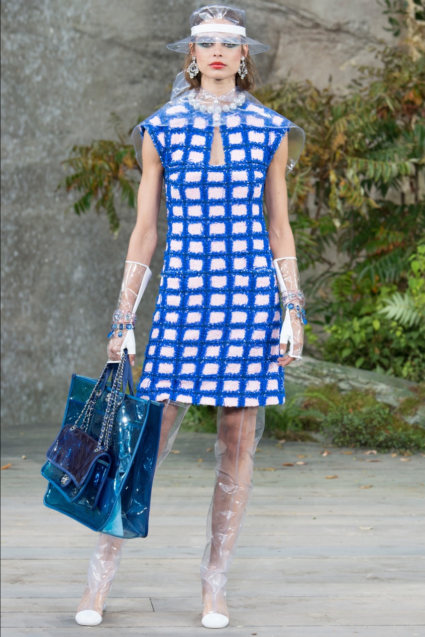 Chanel платье в голубую клетку весна-лето 2018