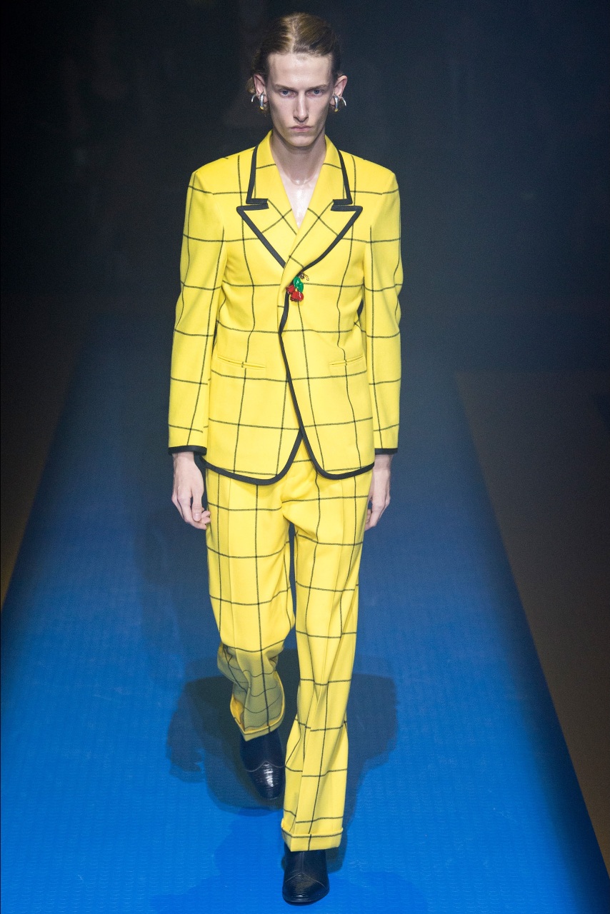 Gucci желтый костюм в клетку весна-лето 2018