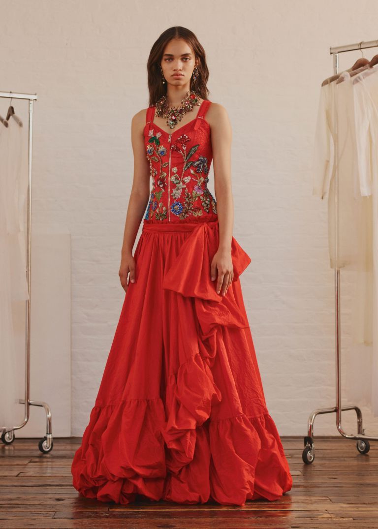 Красное платье в стиле фламенко Alexander Mcqueen