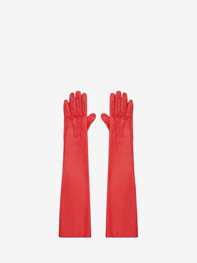 Женская мода весна-лето 2018: красные кожаные перчатки Alexander Mcqueen
