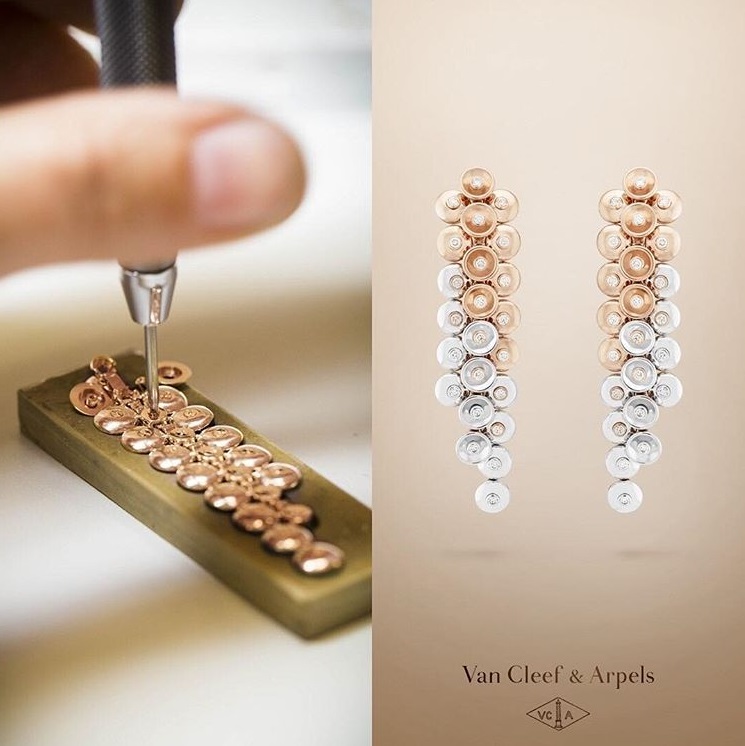 Серёжки Van Cleef & Arpels - топ-10 самых дорогих украшений в мире. Сочетание белого и розового золота.